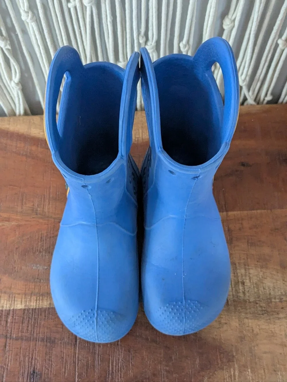 CROCS keep small